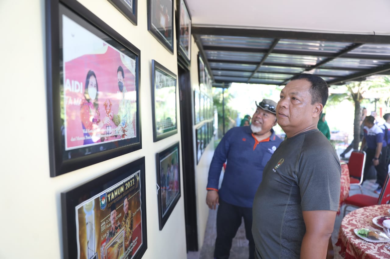 Foto 2 dari 10: Olahraga Di Ngrowo Bening, Pangdam V Brawijaya Terkesan Penataan Ruang Hijau Di Tengah Kota