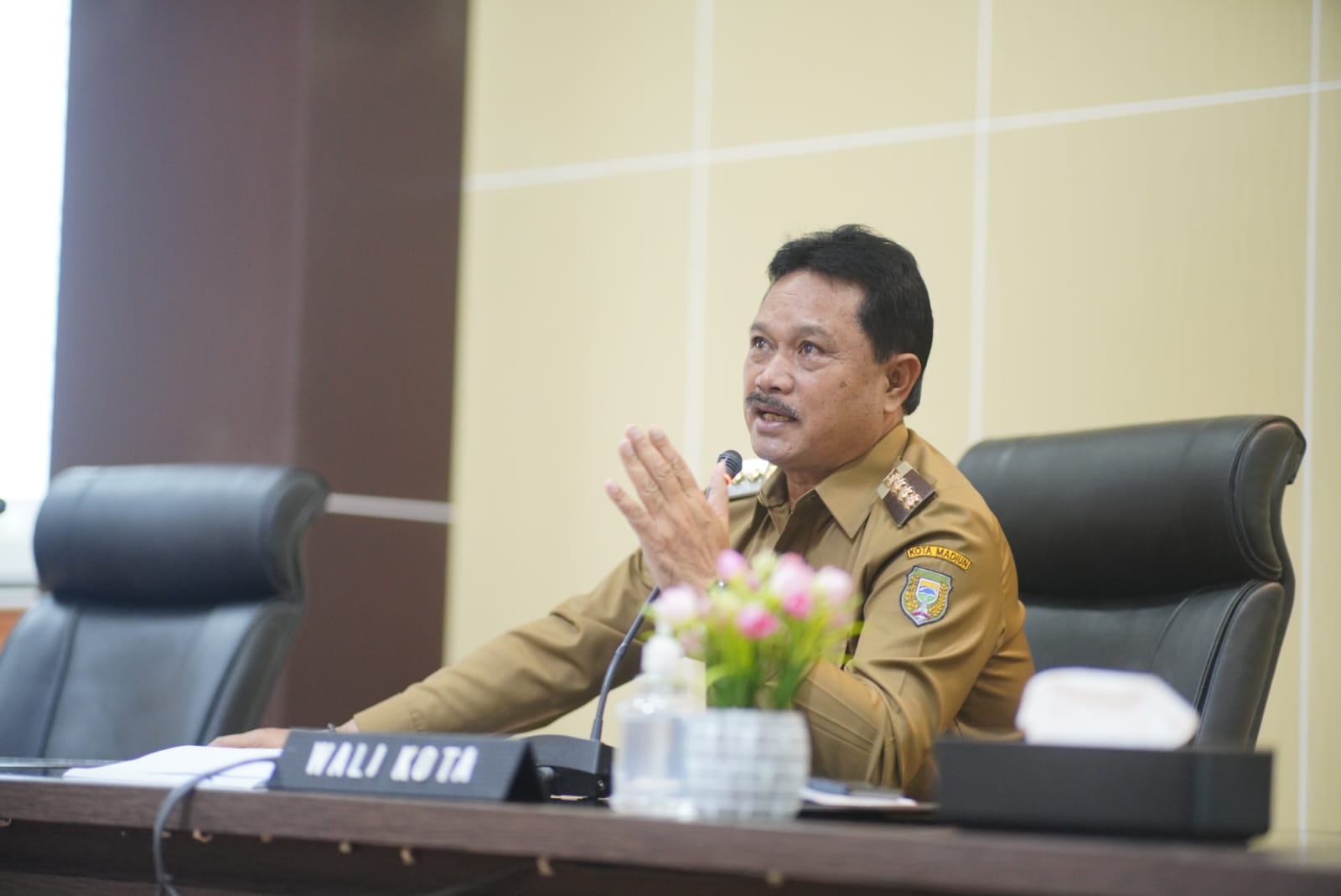 Foto utama berita: Gelar Rapat Dinas, Wali Kota Bahas Proyek Strategis Hingga Persiapan Lebaran