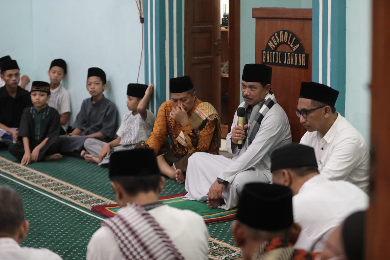 Foto 1 dari 11: Safari Ramadan di Musala Baitul Jannah, Wali Kota Maidi Juga Serap Aspirasi Jamaah