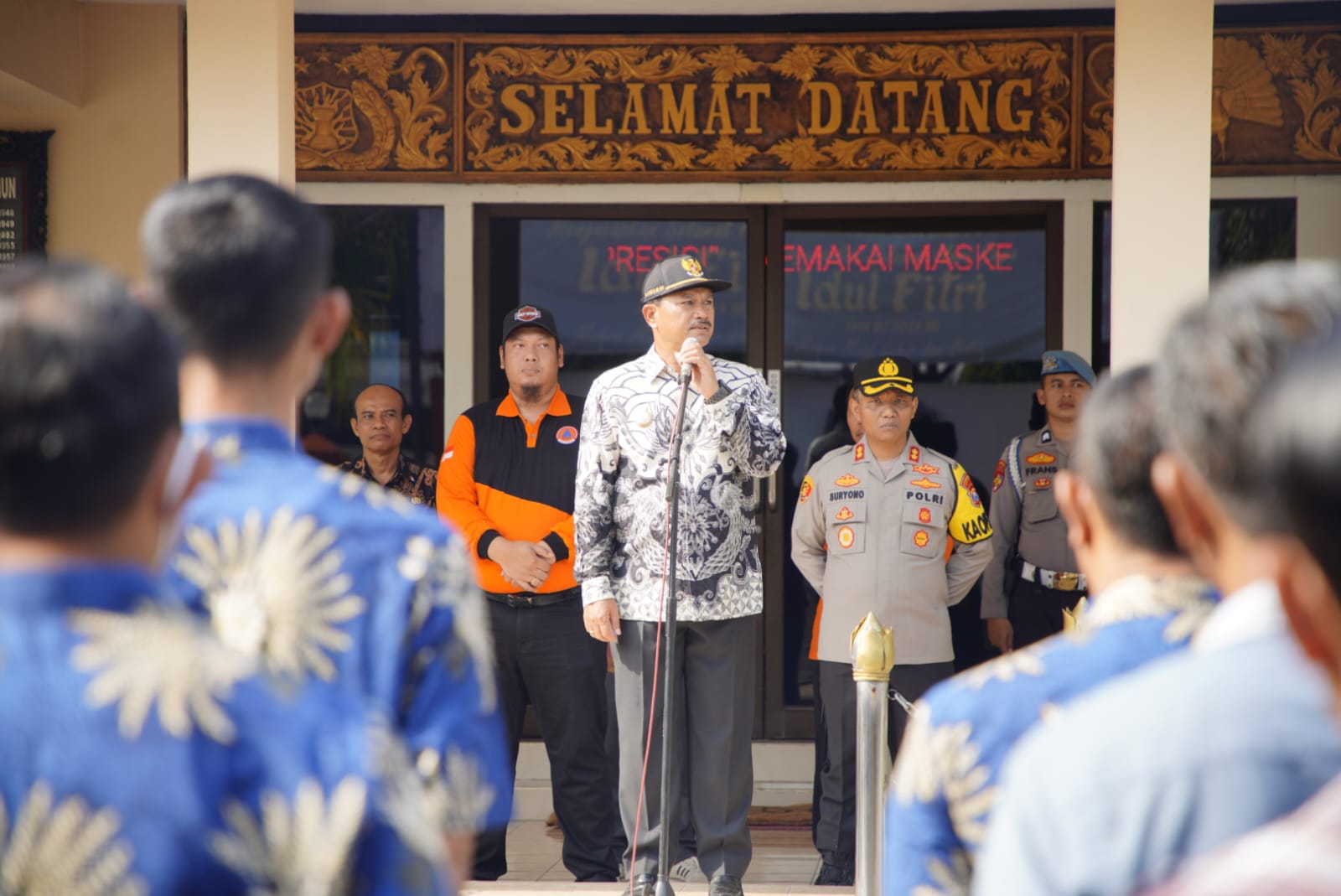 Foto 4 dari 8: Peletakan Batu Pertama Gedung Polres Madiun Kota, Wali Kota Juga Resmikan Musala