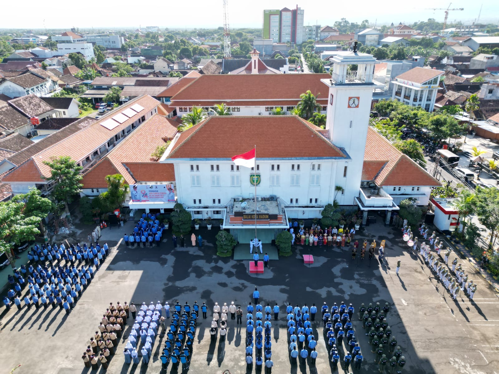 Foto 3 dari 10: Peringati Sumpah Pemuda, Pemkot Madiun Gelar Upacara Di Balai Kota