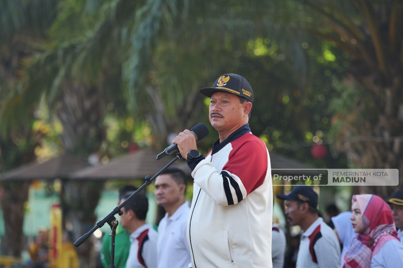 Pimpin Apel Kerja Bakti, Wali Kota Ajak Masyarakat Tingkatkan Kepedulian Kebersihan Lapangan Gulun