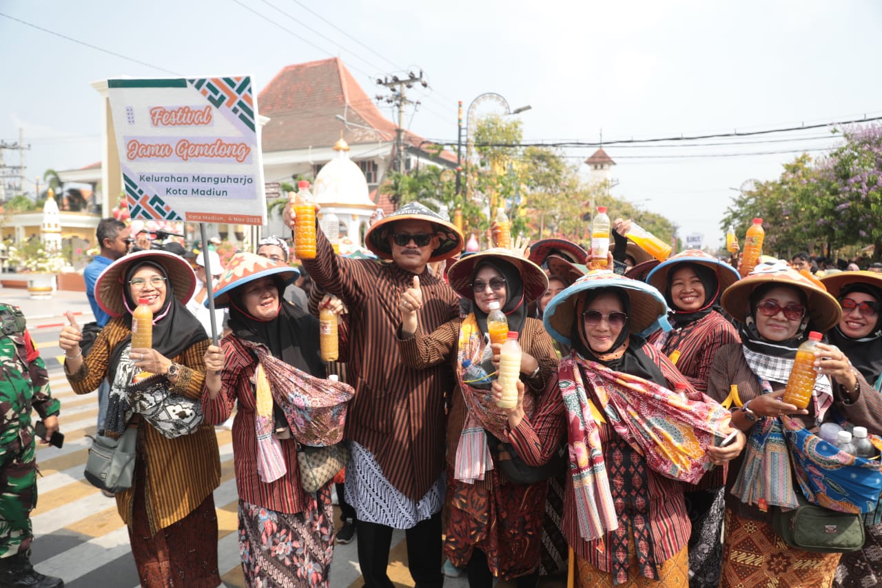 Foto 4 dari 9: Diikuti 1.300 Penjual Jamu, Festival Jamu Gendong Nusantara di Kota Madiun Siap Pecahkan Rekor MURI