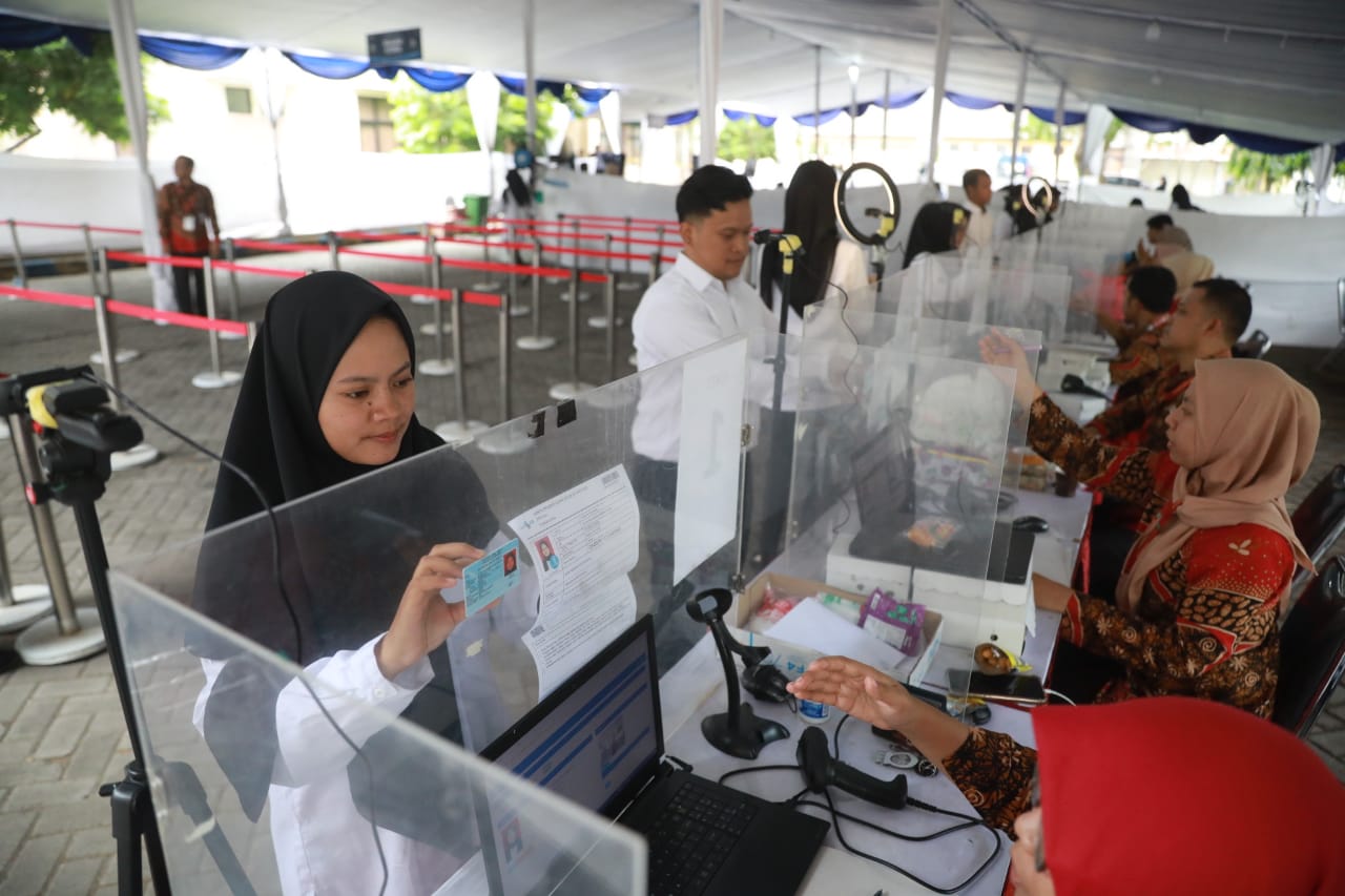 Foto 4 dari 9: Uji Kompetensi PPPK Pemkot Madiun Dimulai, 300 Peserta Jalani Tes Hari Ini