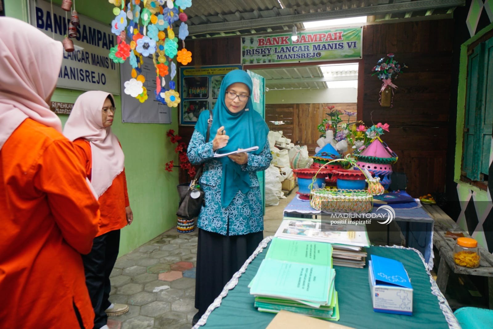 Foto 9 dari 16: Kunjungan Lapangan Lomba PKK Sehat Lestari Berencana, Tim Juri Akui Terkesan Dengan Kota Madiun