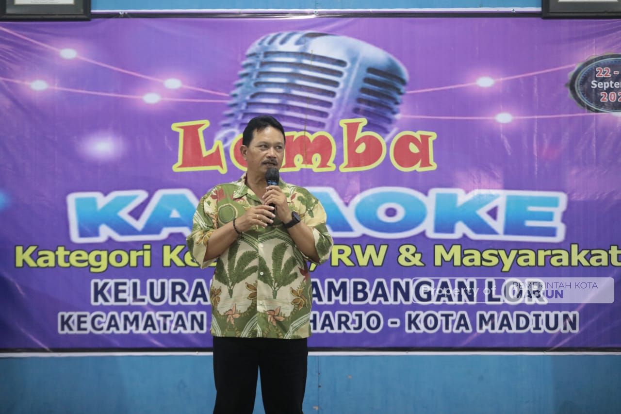 Foto utama berita: Hadiri Final Lomba Menyanyi di Kelurahan Nambangan Lor, Wali Kota Apresiasi Kekompakan dan Kerukunan Warga
