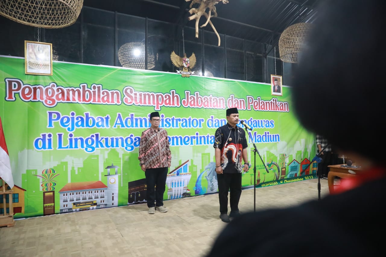 Foto 1 dari 15: Lantik 20 Pejabat, Wali Kota: Tugas Adalah Ibadah, Pejabat Harus Menjadi Contoh