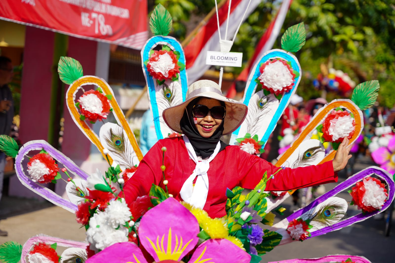 Foto 7 dari 9: Bertabur Kreasi Warga Lewat Blooming Carnival Kelurahan Banjarejo