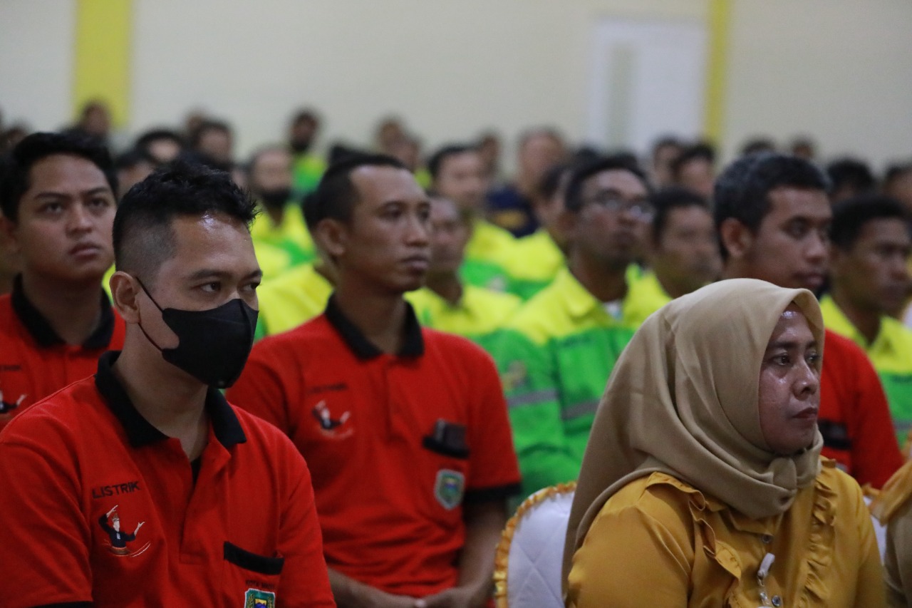 Foto 7 dari 8: Gelar Pembinaan Bagi Tenaga Upahan Dinas Perdagangan, Wali Kota Harap Optimal dalam Bekerja