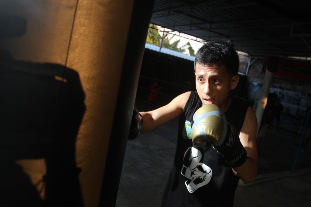 Foto 1 dari 2: Mantap Dalami Tinju, Faldo Sukses Cetak Prestasi Gemilang