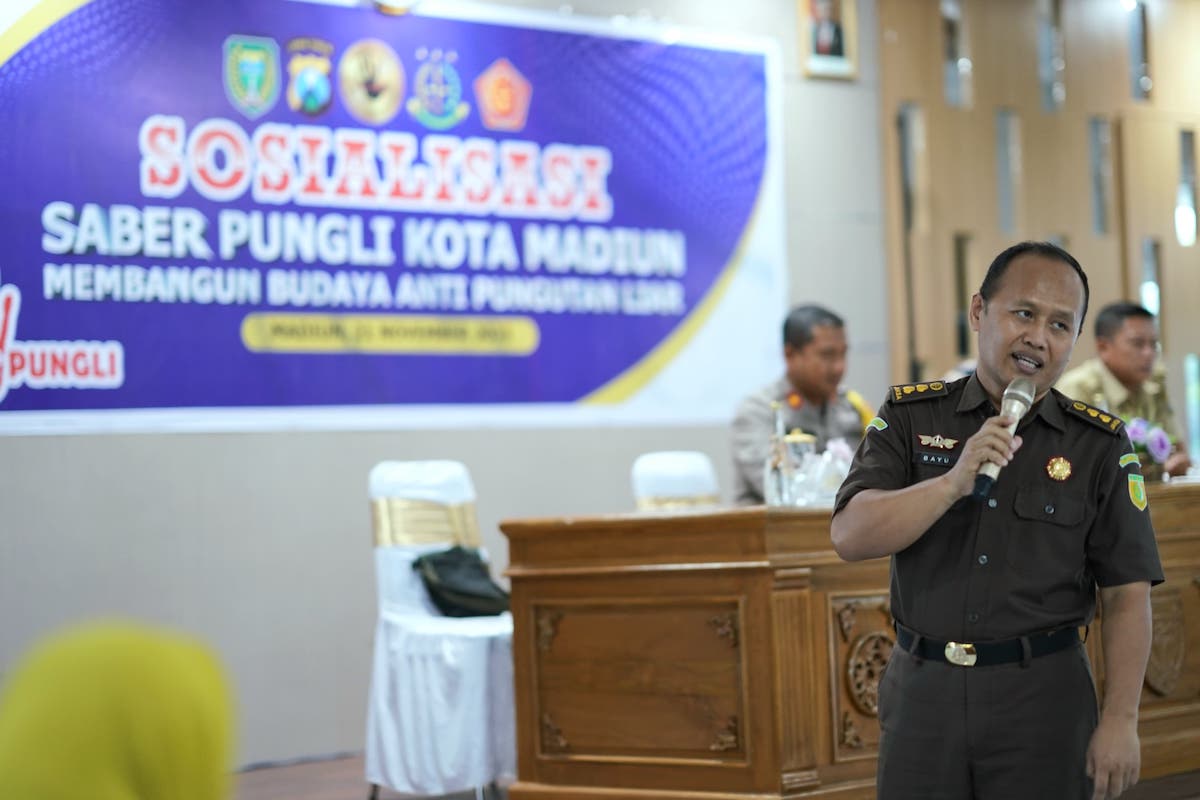 Foto 1 dari 7: Cegah Pungli di Sekolah, Tim Saber Pungli Beri Sosialisasi ke Kepsek SD hingga SMA sederajat se Kota Madiun