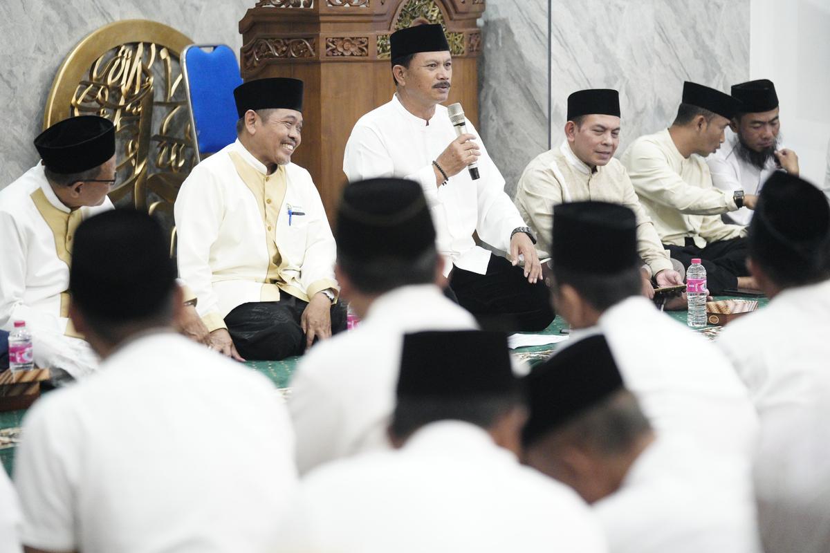 Foto utama berita: Halal Bihalal Bersama DMI, Takmir, dan Imam Masjid, Wali Kota: Tokoh Agama Sudah Banyak Beri Kontribusi Untuk Kota