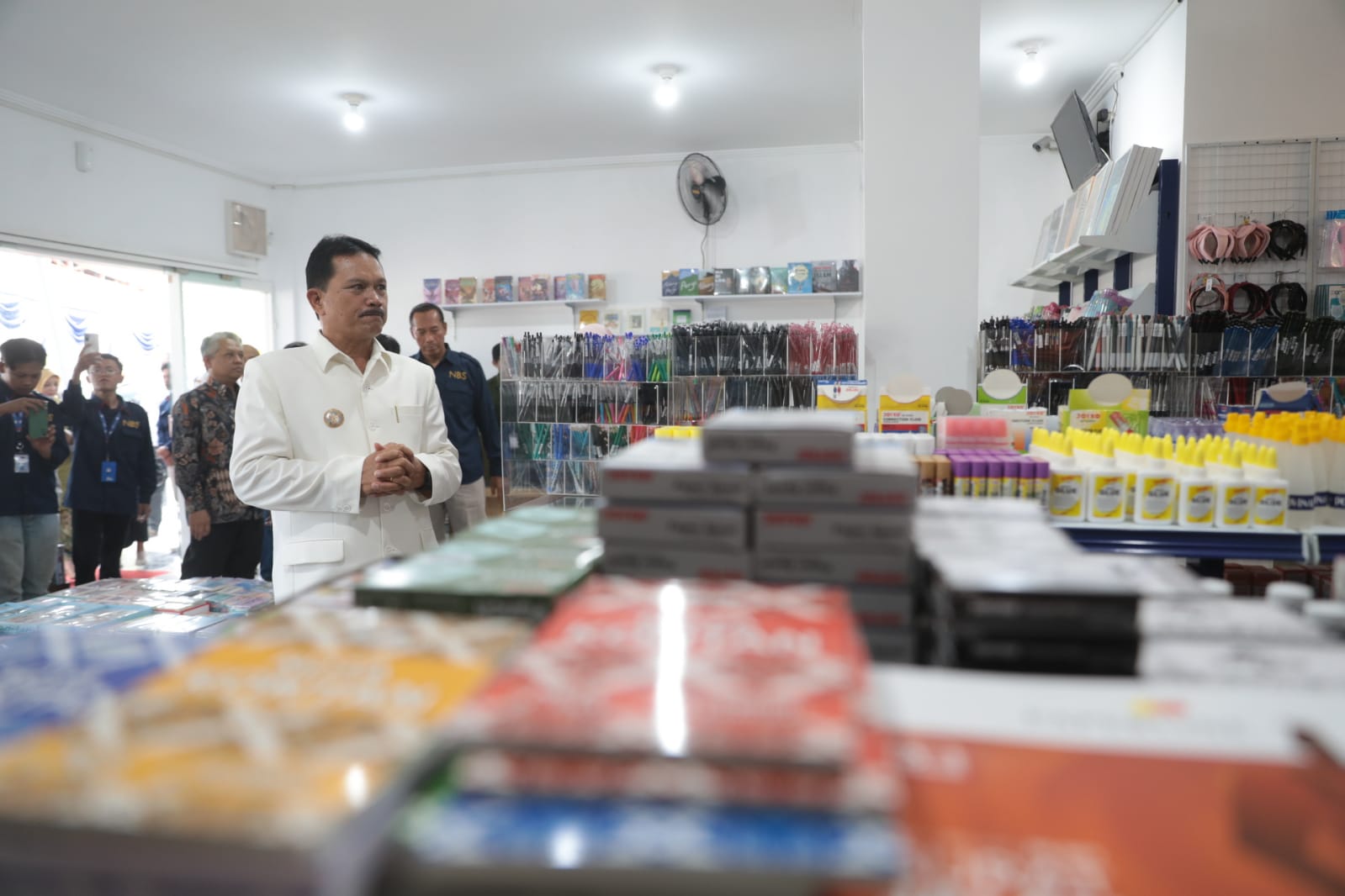 Foto 13 dari 13: New Book Store Hadir di Kota Pendekar, Wali Kota: Ini Semakin Melengkapi Sarana di Kota Madiun