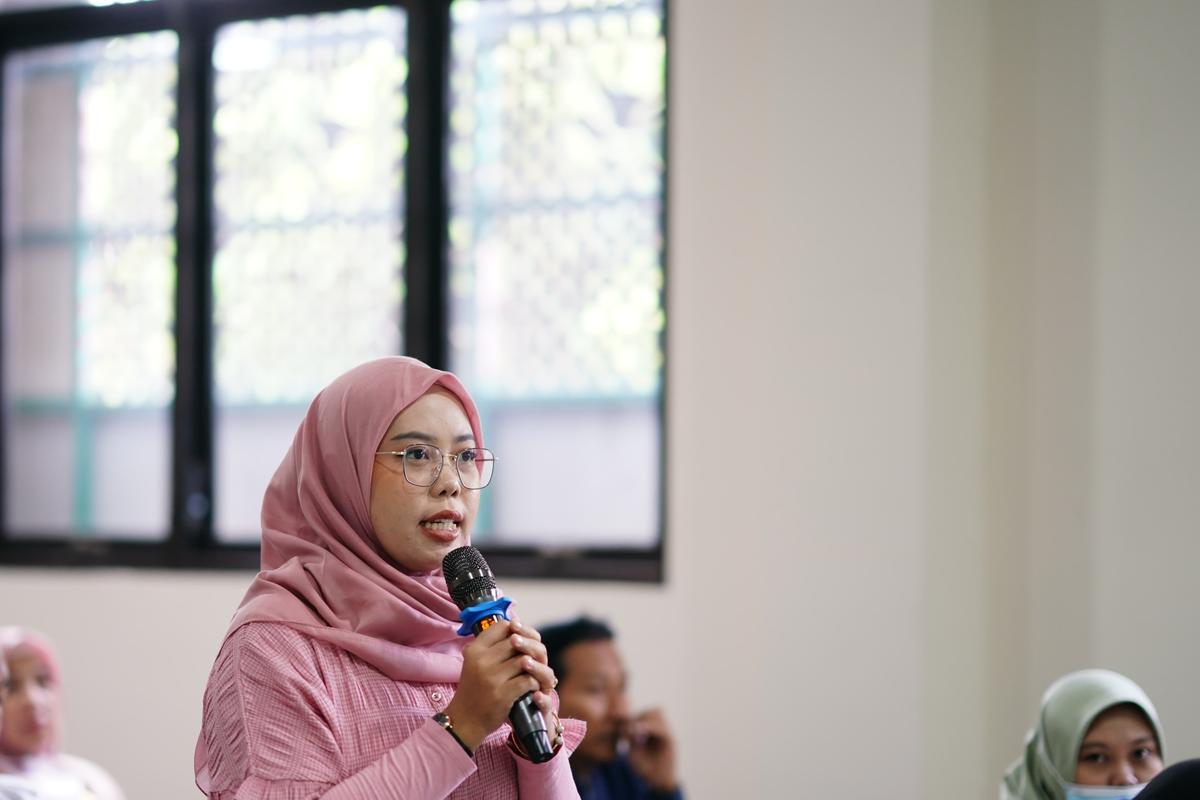 Foto 3 dari 9: Pengajuan Izin Tenaga Medis Dan Tenaga Kesehatan Beralih Ke MPPD, DPMPTSP Kota Madiun Gelar Forum Konsultasi Publik Untuk Petakan Kendala