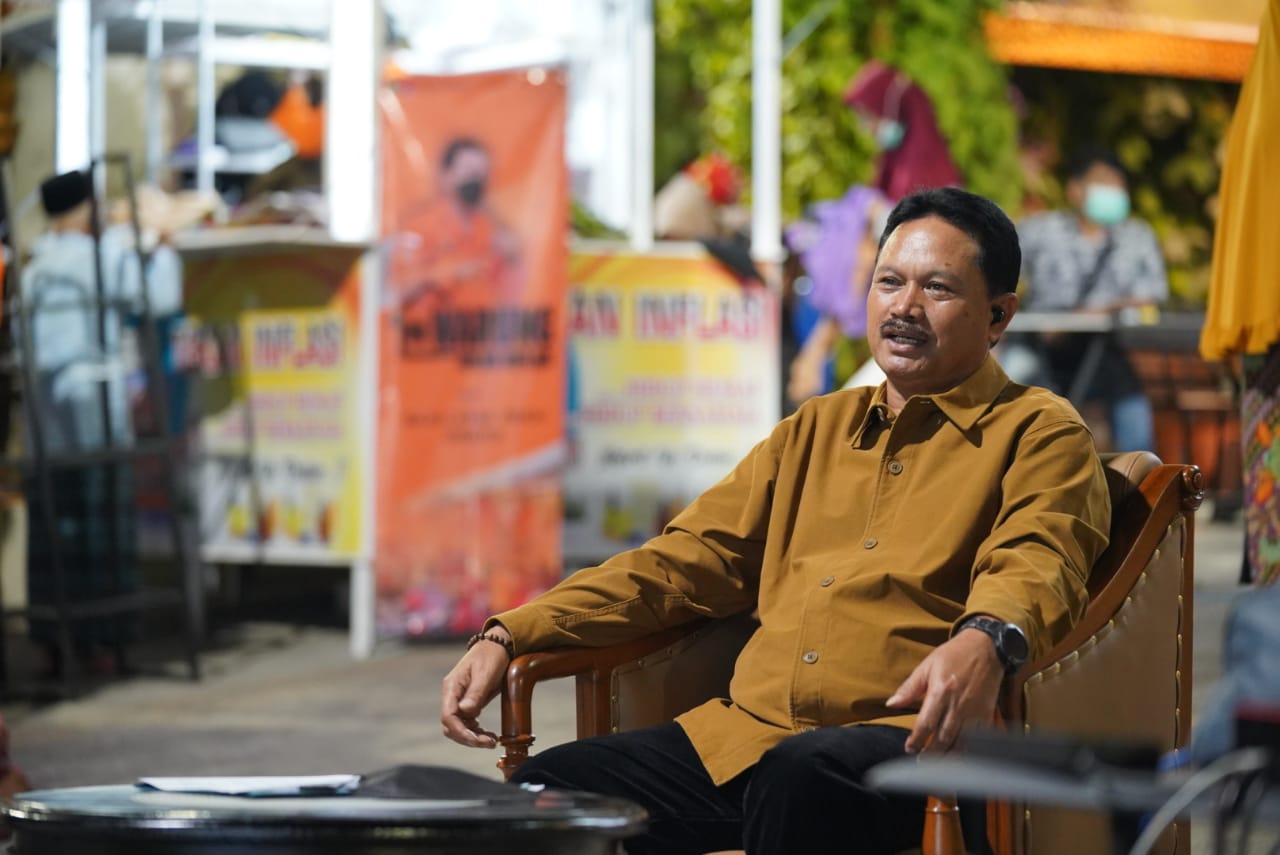 Foto 4 dari 8: Jadi Narasumber 'Gak Cumak Cangkrukan', Wali Kota Paparkan Strategi Penanganan Inflasi