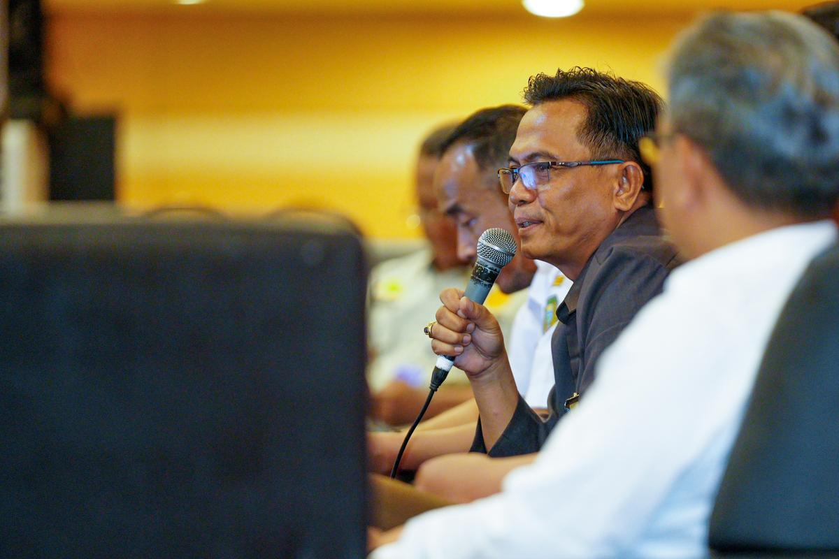 Foto 7 dari 8: Buka Penyuluhan Hukum Terpadu Bagi Warga Kartoharjo, Wali Kota Ajak Masyarakat Melek Hukum