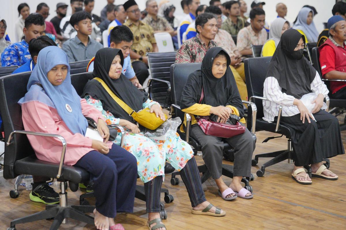 Foto 5 dari 8: Sarasehan HUT LPPL Radio Suara Madiun, Wali Kota: Jangkauan Pendengar Radio Harus Semakin Diperluas