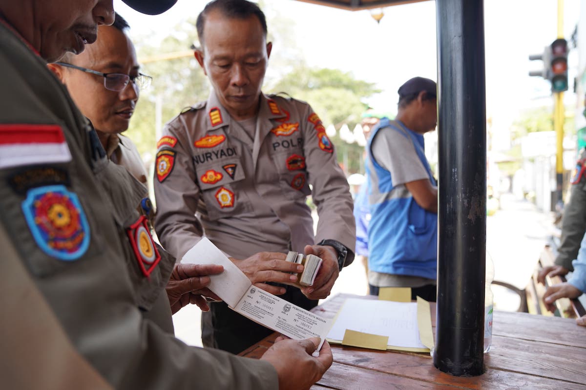 Foto 3 dari 10: Tim Saber Pungli Sidak Sejumlah Parkiran di Kota Madiun