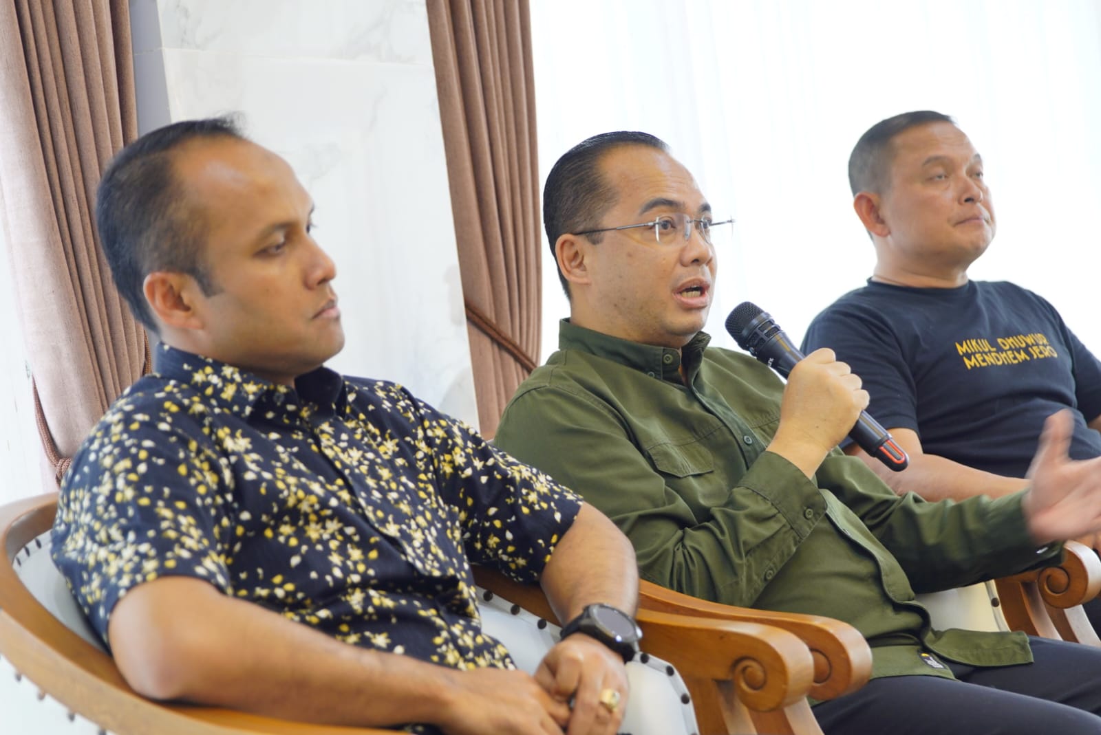 Foto 3 dari 7: Tak Ingin Kejadian Pengeroyokan Gerombolan OTK Terulang, Pj Wali Kota Eddy Gelar Rakor Tentukan Strategi Pengamanan ke Depan