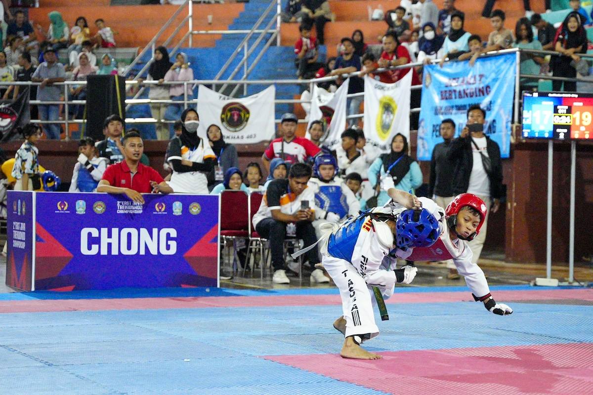Foto 1 dari 9: Adu Teknik dan Skill Atlet Taekwondo di Kota Pendekar