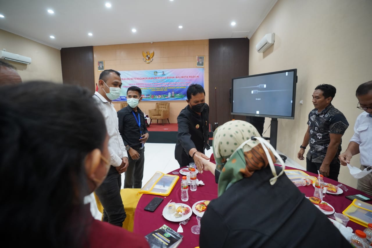 Foto 8 dari 9: Gelar Dialog Ketenagakerjaan, Wali Kota Ajak Atasi Pengangguran Di Kota Pendekar