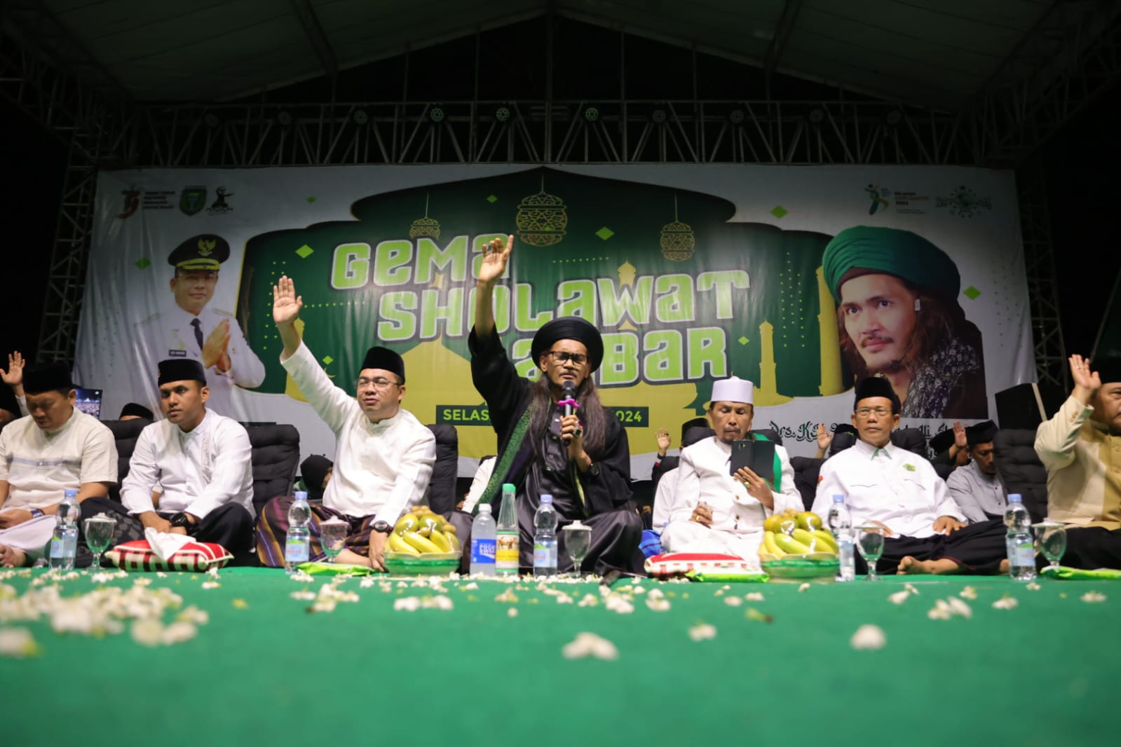 Foto 9 dari 19: Agungkan Nabi Muhammad Dalam Madiun Bersholawat