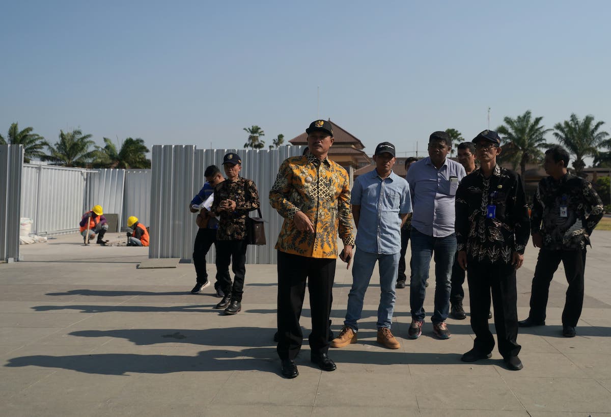 Foto 1 dari 9: Pastikan Titik Center Miniatur Monas, Wali Kota Cek Langsung Lokasi Pembangunan