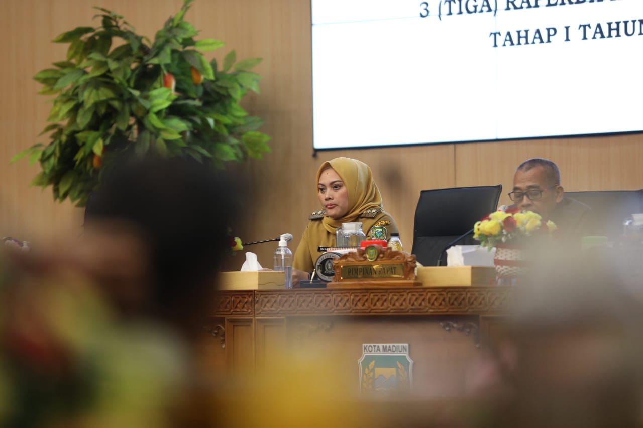 Foto 8 dari 9: Pemkot Madiun Mulai Bahas Tiga Raperda Inisiatif DPRD Melalui Sidang Paripurna