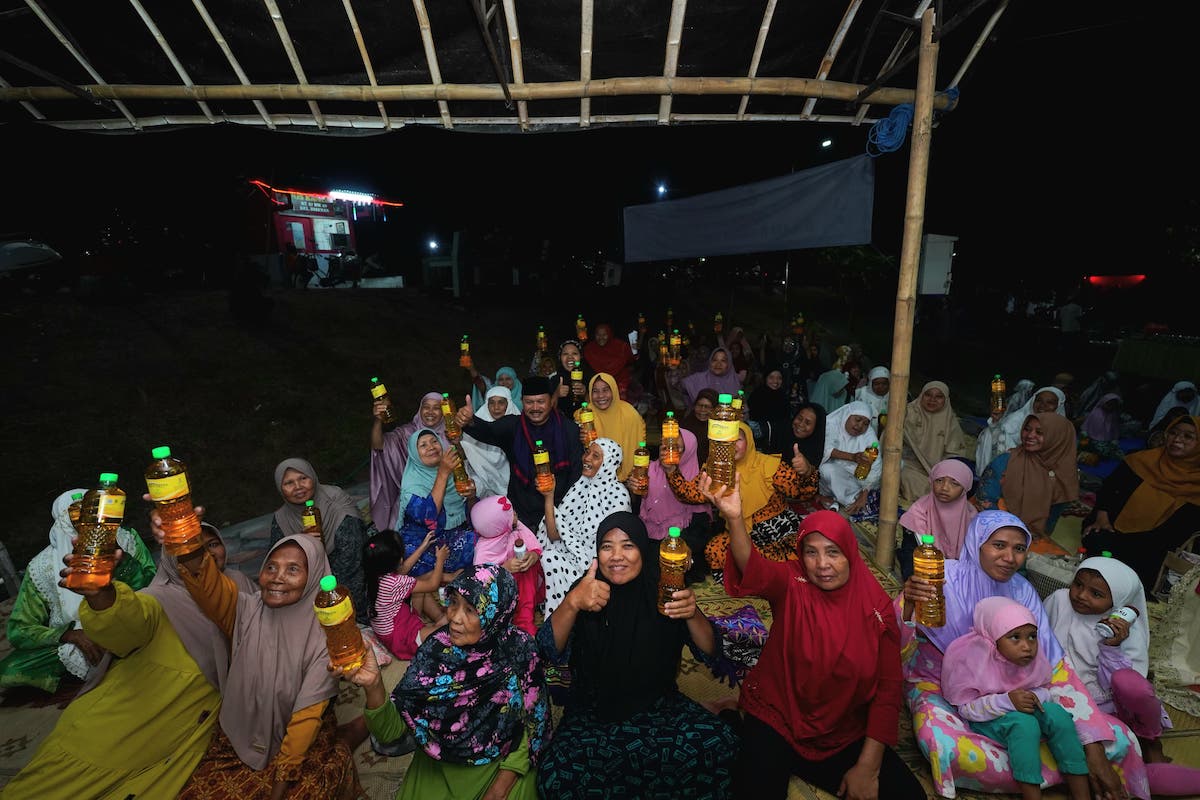 Foto 6 dari 9: Isya Berjamaah Di Musala Al Muttaqin, Wali Kota Ajak Warga Dukung Pembangunan Kota