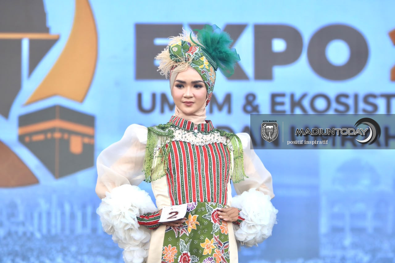 Foto 2 dari 15: Berbalut Gaya Islami, Batik Nusantara Sukses Curi Perhatian di Panggung Expo 2026 UMKM & Ekosistem Haji dan Umrah