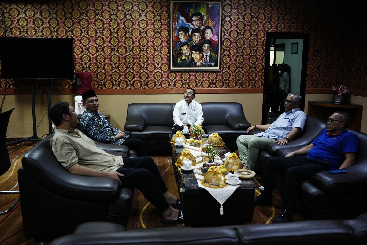 Foto 8 dari 8: Jalin Sinergi, Pj Wali Kota Silaturahmi ke Pimpinan DPRD Kota Madiun