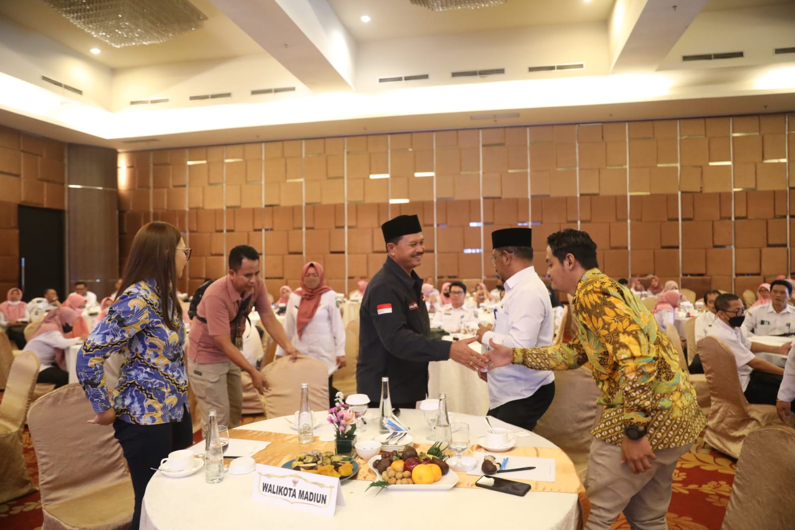 Foto 9 dari 9: Beri Arahan Evaluasi Pelayanan Publik, Wali Kota Ingatkan ASN Pelayan Masyarakat