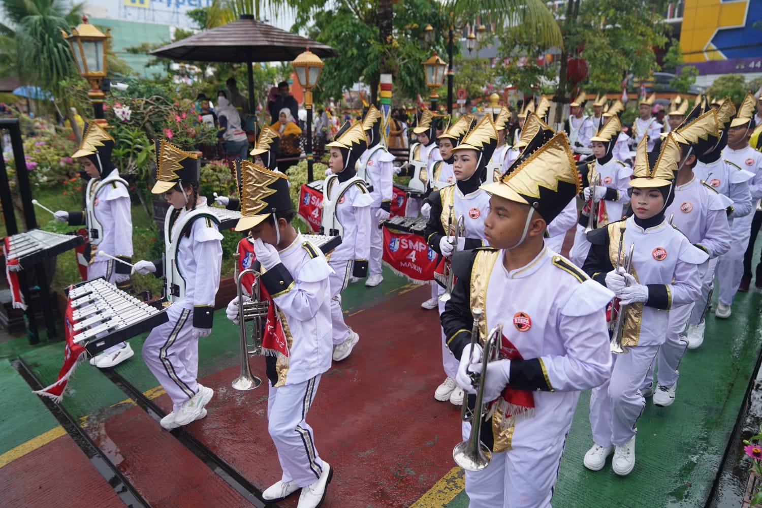 Foto 3 dari 10: Parade Senja Kembali Tersaji, Kali Ini Tim SMPN 4 dan MAN 2 Kota Madiun yang Unjuk Gigi