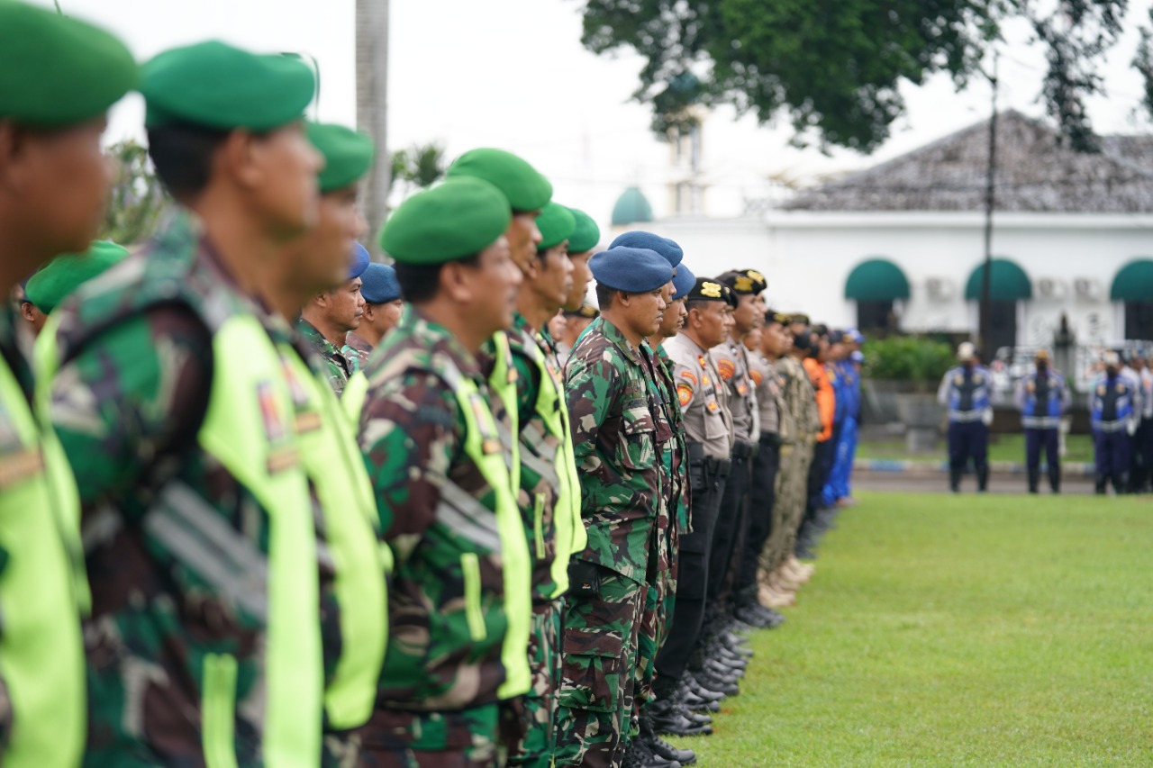 Foto 10 dari 10: Kesiapsiagaan Bencana, Korem 081 Dhirotsaha Jaya Laksanakan Apel Gelar Pasukan