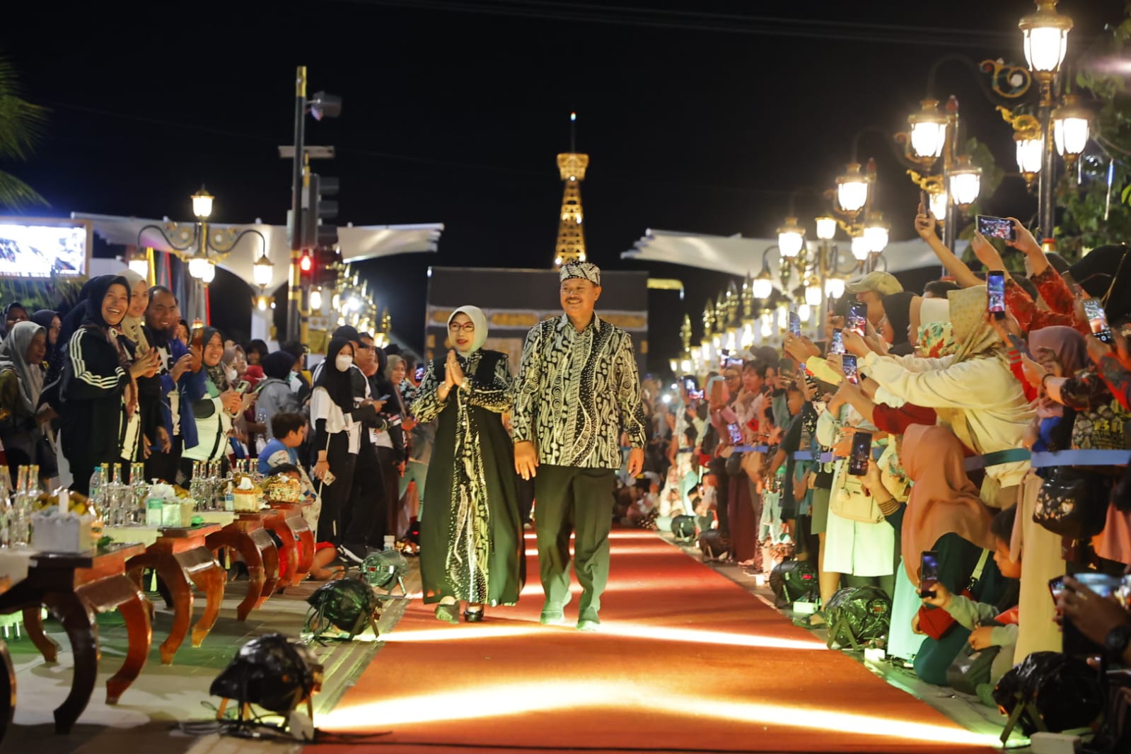 Foto 3 dari 5: Serunya Gebyar Batik 2023, Diikuti Pengurus RT, Desain Terbaik Jadi Batik OPD