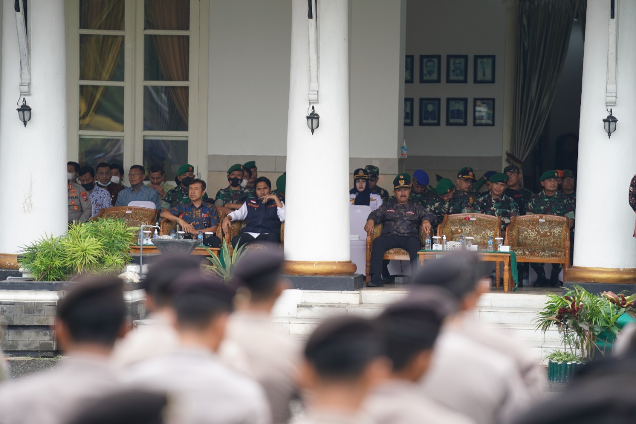 Foto 5 dari 10: Kesiapsiagaan Bencana, Korem 081 Dhirotsaha Jaya Laksanakan Apel Gelar Pasukan