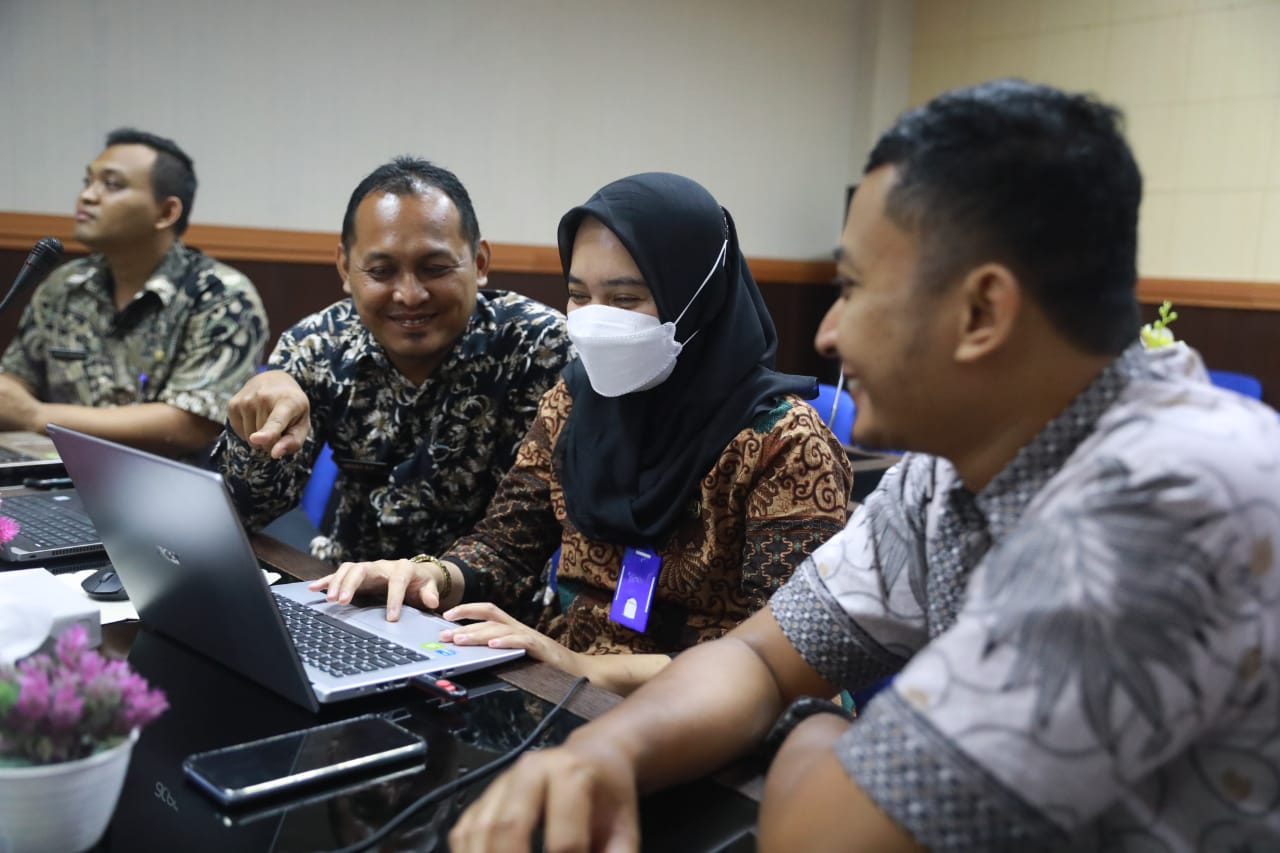 Foto 8 dari 10: Tingkatkan Keamanan Digital, Diskominfo Gelar Bimtek Cyber Threat Hunting and Forensic