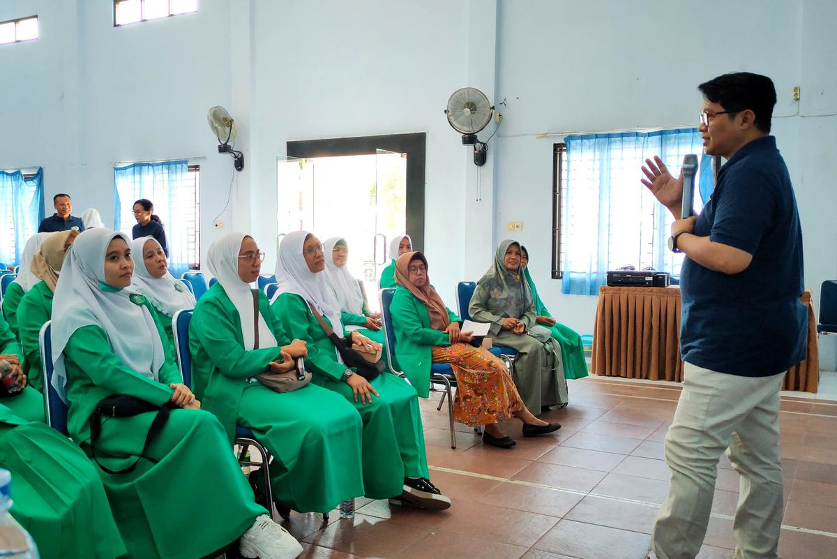 Foto 4 dari 9: Fasilitasi Perizinan Berusaha DPMPTSP Sambangi Paguyuban UMKM