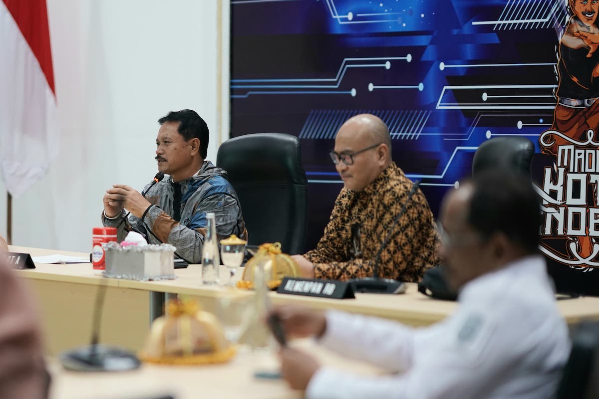 Foto 2 dari 8: Buka Bimtek Survei SKM Online, Wali Kota Harap Pelayanan Makin Optimal