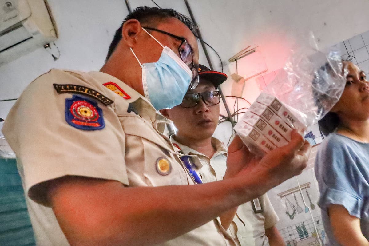 Foto utama berita: Razia Gabungan Barang Kena Cukai, Petugas Temukan 56 Lembar Pita Cukai Asli yang Akan Diperjualbelikan Kembali