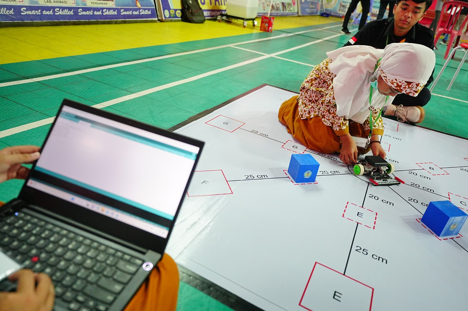 Foto 2 dari 10: Wadahi Pecinta Robot Berkompetisi, UNIPMA Gelar Robofest Nasional 2023