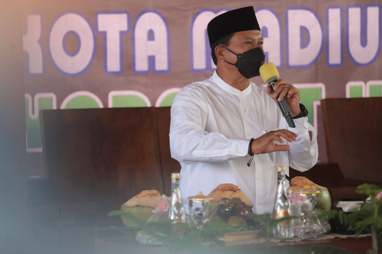 Foto 5 dari 6: Gelar Ngopi Ireng Di Oro-oro Ombo, Wali Kota Imbau Warga Jaga Kerukunan