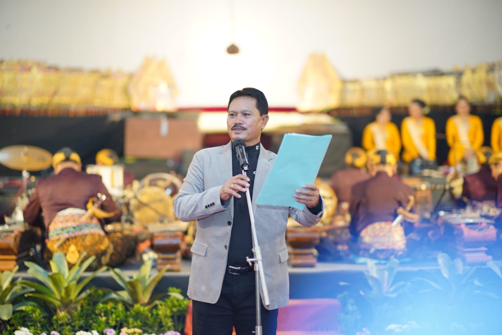 Foto 12 dari 14: Beri Hiburan Masyarakat, Wali Kota Gelar Event Wayang Kulit