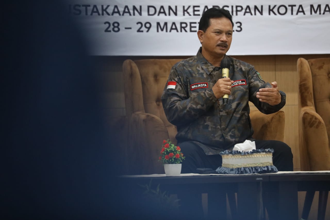 Foto 2 dari 10: Hadiri Bimtek Pengelolaan Perpustakaan Sekolah, Wali Kota Targetkan Seluruhnya Terakreditasi A