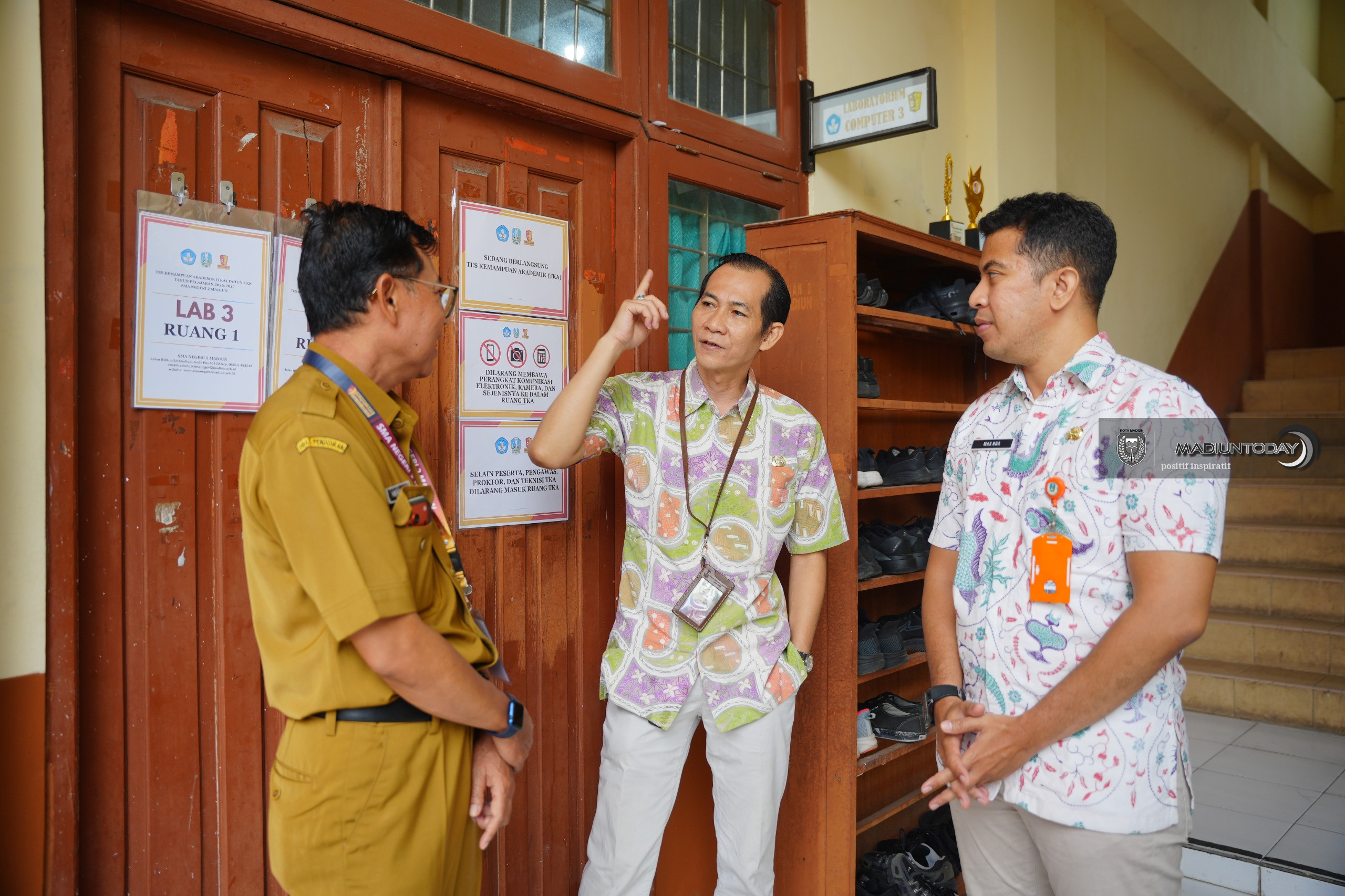 Foto 1 dari 6: Ribuan Siswa SMA/SMK Kota Madiun Ikuti TKA, Ujian Berjalan Lancar Meski Sempat Terkendala Sistem