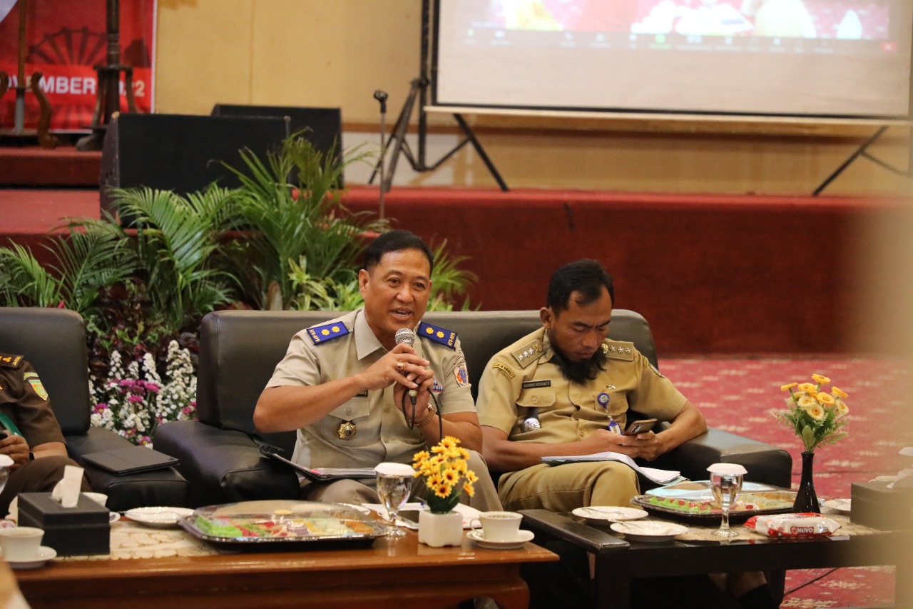 Foto 3 dari 10: Beri Penyuluhan Hukum Terpadu Kecamatan Manguharjo, Wali Kota Harap Masyarakat Sadar Hukum