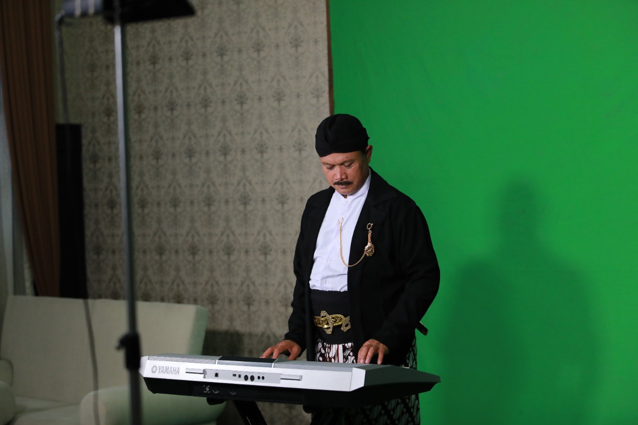 Foto 4 dari 7: Wali Kota Maidi Terpilih Jadi Bintang Lagu Nasional Untuk Sambut Hari Pahlawan