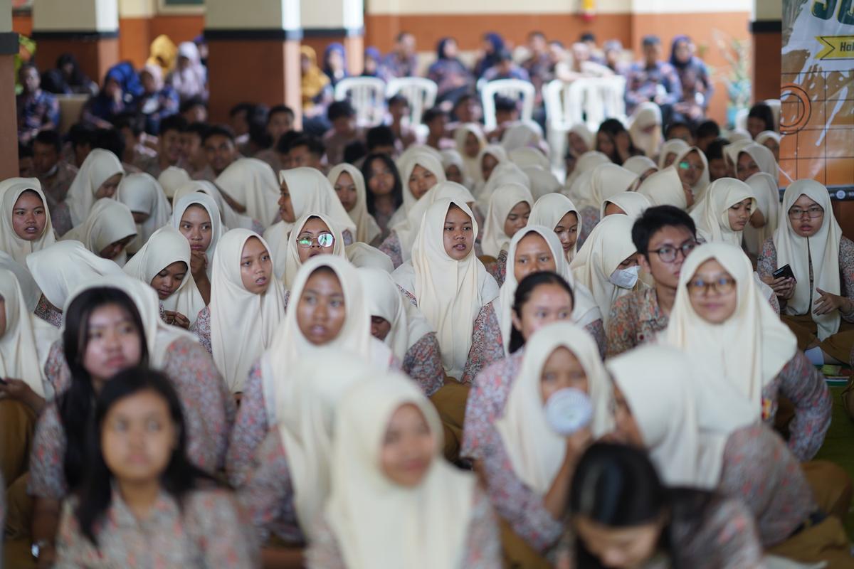 Foto 8 dari 9: Beri Materi PPID Goes to School, Wali Kota Sampaikan Pentingnya Informasi Bagi Kalangan Pelajar