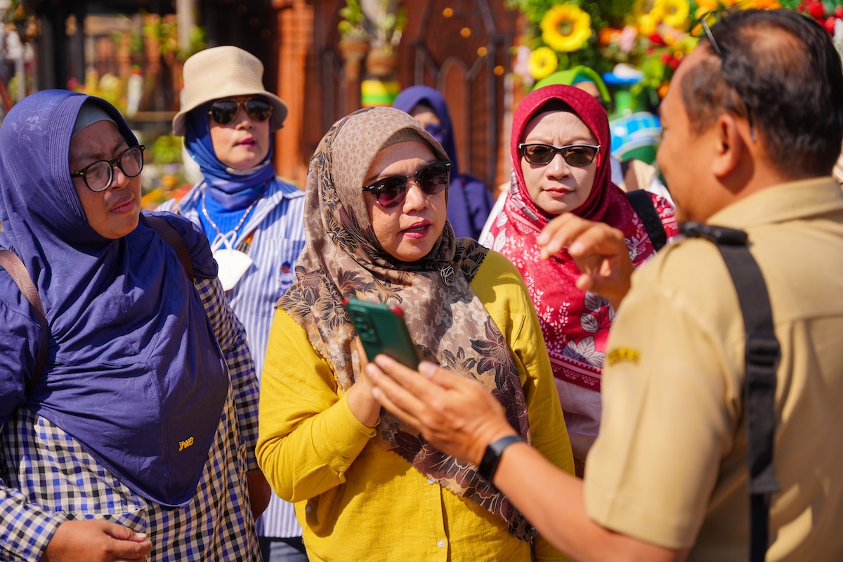 Foto 1 dari 6: Mau ke Solo, Tim AD ART Koperasi Setya Bhakti Wanita Surabaya Pilih Mampir ke Kota Madiun