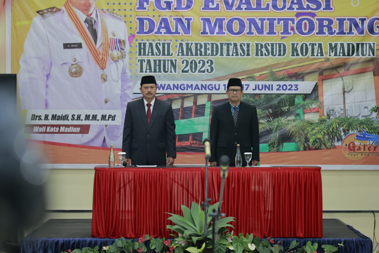 Foto 1 dari 4: Lantik Lima Pejabat Pimpinan Tinggi Pratama, Wali Kota: Pemkot Butuh Orang yang Peduli